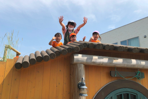 Amazon.com: 保育園・幼稚園で働く人たち (しごと場見学