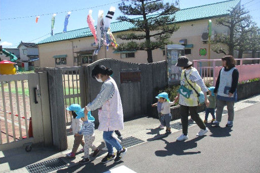 幼保連携型さみどり認定こども園 すくすく保育園舎(富山県富山市)