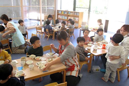 幼保連携型さみどり認定こども園 すくすく保育園舎(富山県富山市)