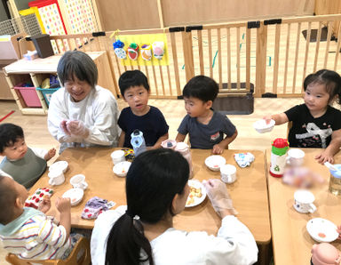 ひよこルーム浪速保育園(大阪府大阪市浪速区)の様子