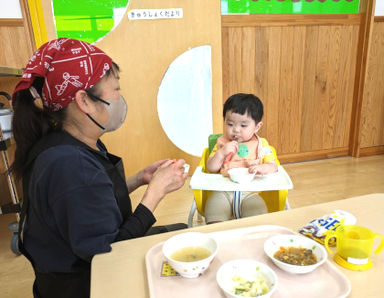 よつばこども園(福井県坂井市)の様子