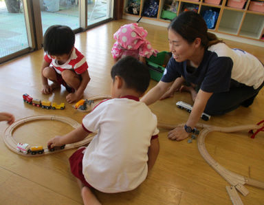 ひがしこども園(静岡県菊川市)の様子