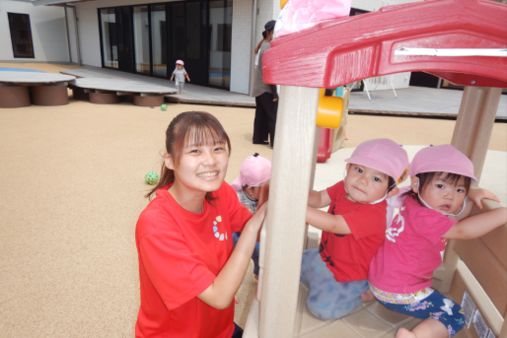 認定こども園 子育てセンターにじいろ(静岡県袋井市)