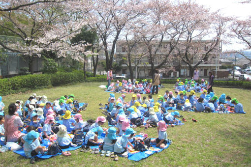 認定こども園もぐさ台幼稚園(東京都日野市)