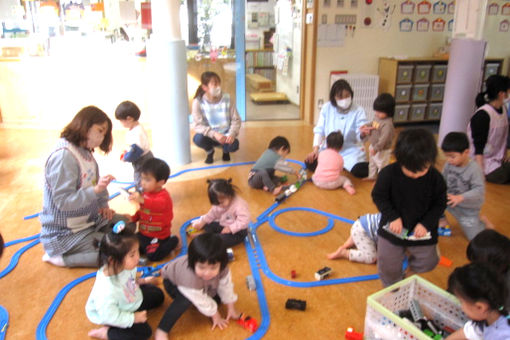 幼保連携型さみどり認定こども園 すくすく保育園舎(富山県富山市)