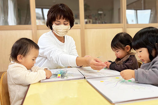 カラーズインターナショナル保育園八万園