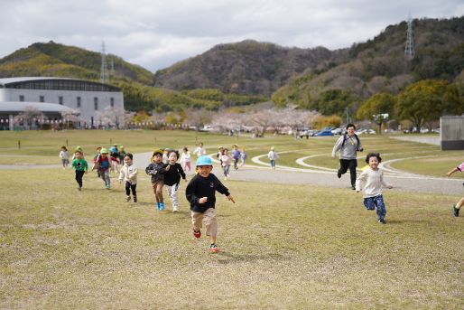 新庄こども園ぷれいすくーる・ちゅーりっぷ(広島県広島市西区)