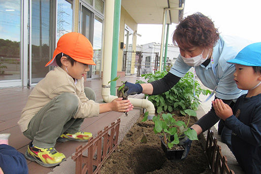 日本製鉄株式会社 東日本製鉄所「かずさみどりのもり保育園」(千葉県君津市)