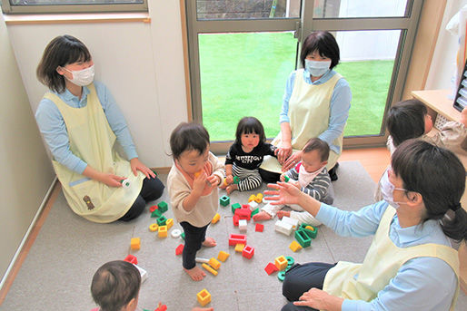 富士吉田市立病院 保育所にじいろ(山梨県富士吉田市)