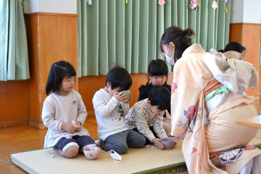 白百合乳児保育園(神奈川県横浜市神奈川区)