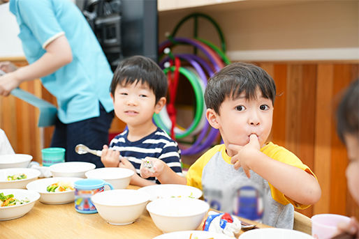 3歳児～5歳児は、縦割りクラスを採用